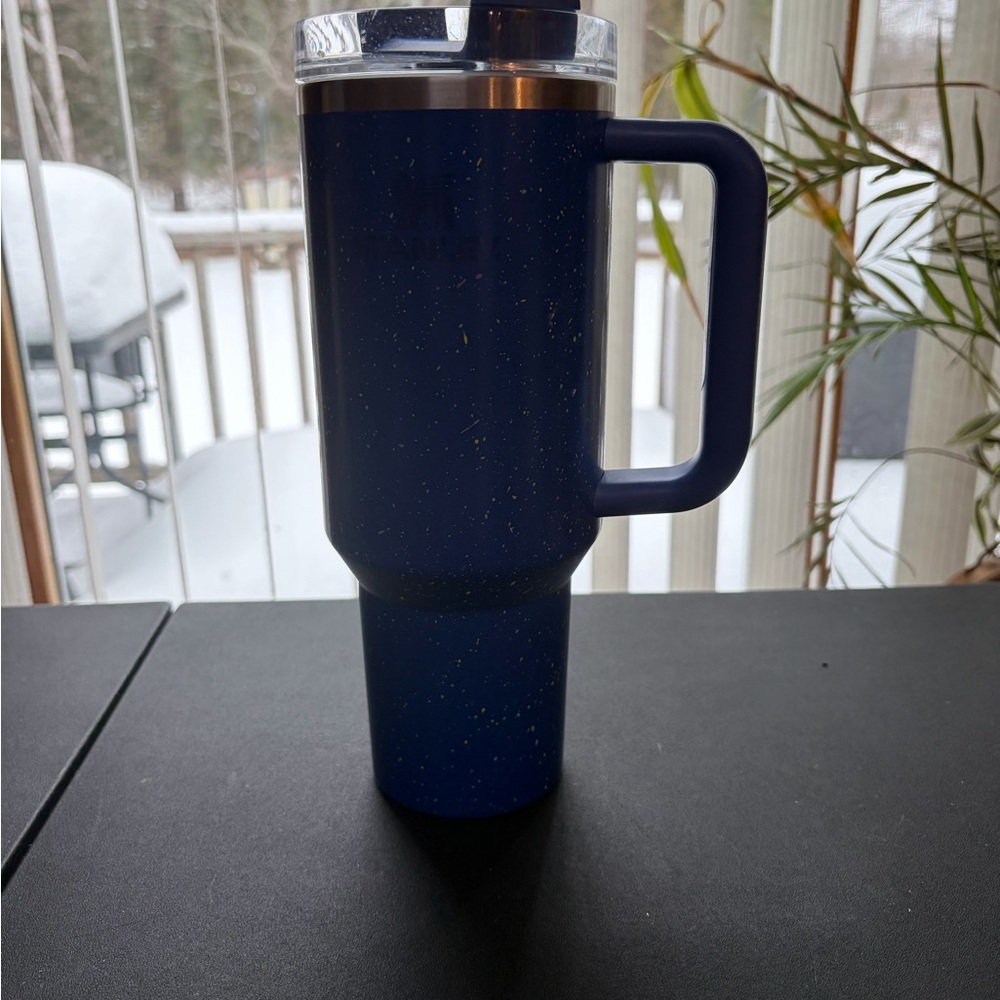 Stanley Blue Iris Speckled 40 oz Adventure Quencher Travel Mug with Handle - Picture 3 of 10